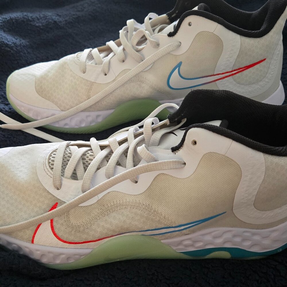 BRAND NEW Nike Renew Elevate